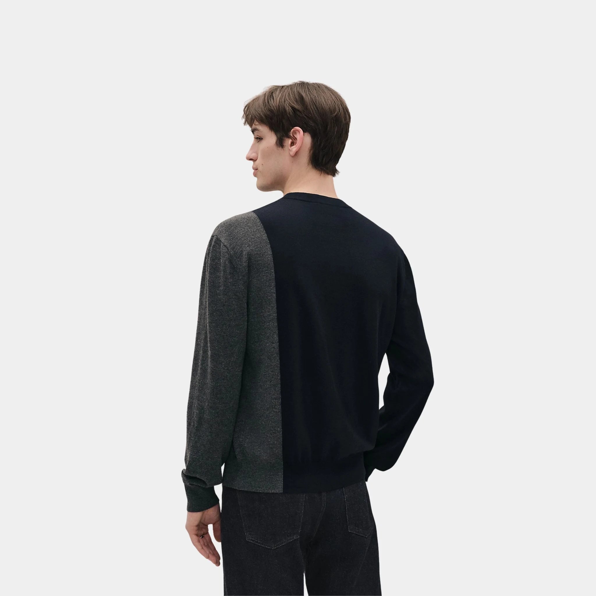 Round Neck Shadow Pocket Sweater