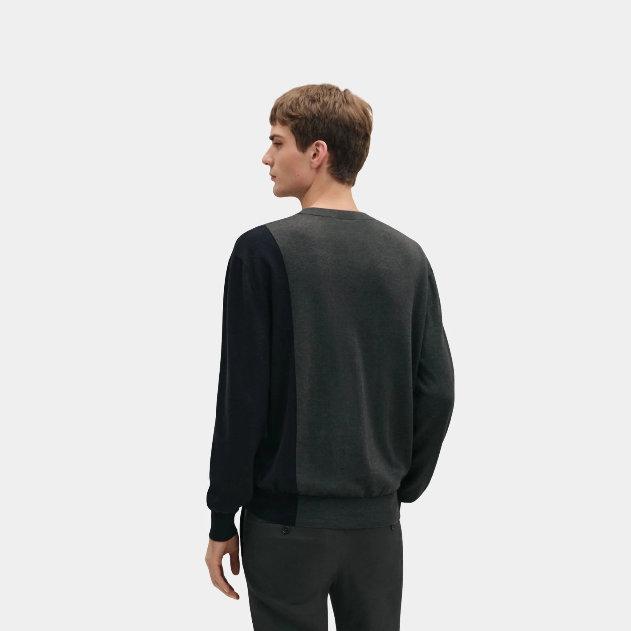 Round Neck Shadow Pocket Sweater