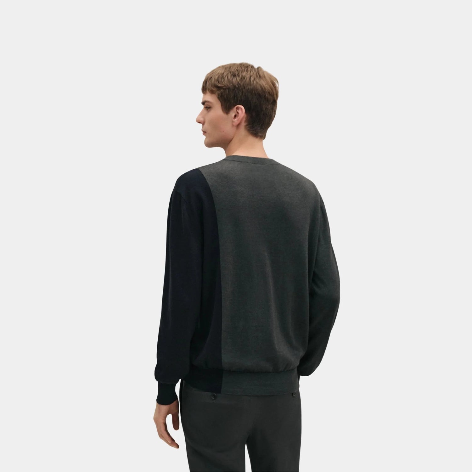 Round Neck Shadow Pocket Sweater