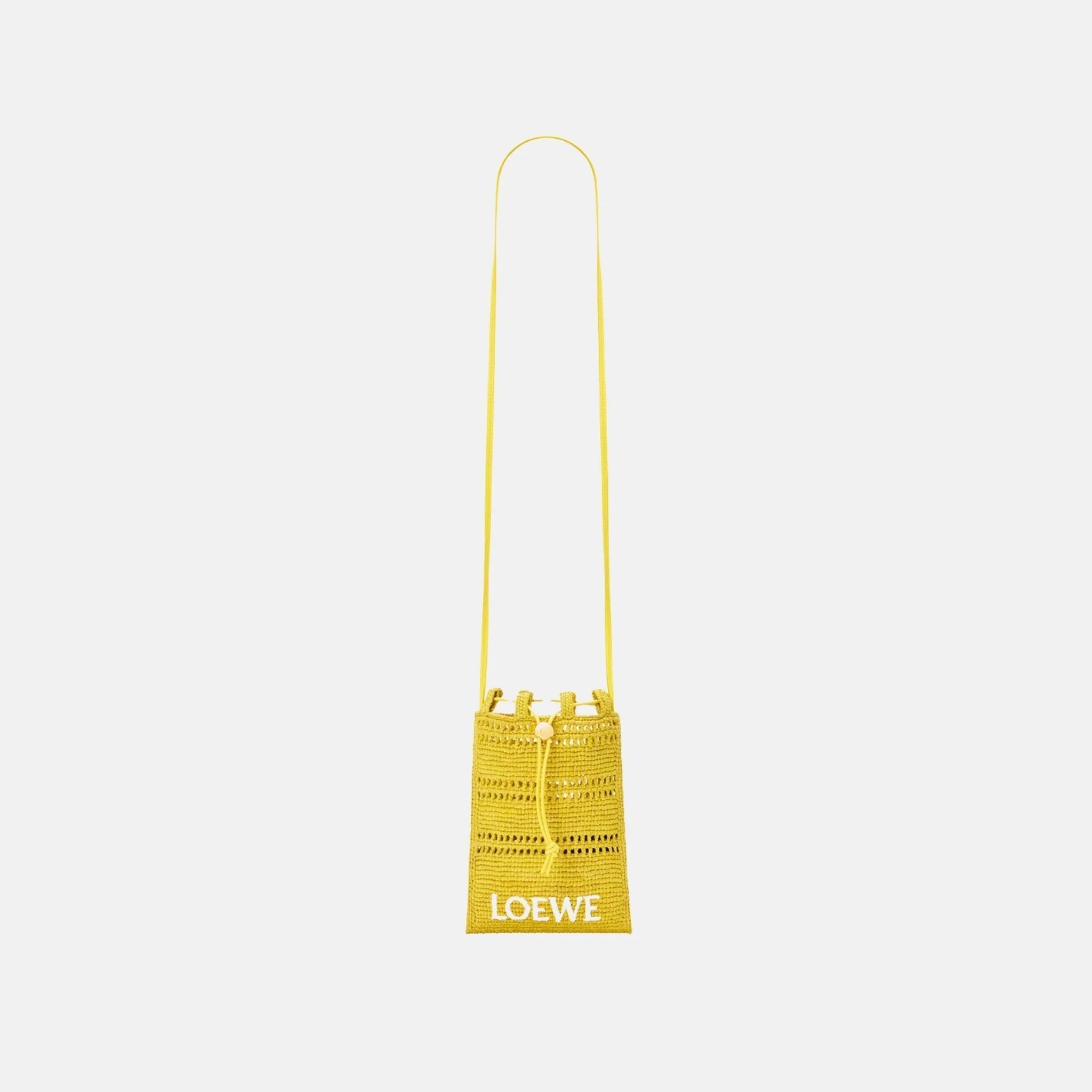 Drawstring Pocket in Raffia