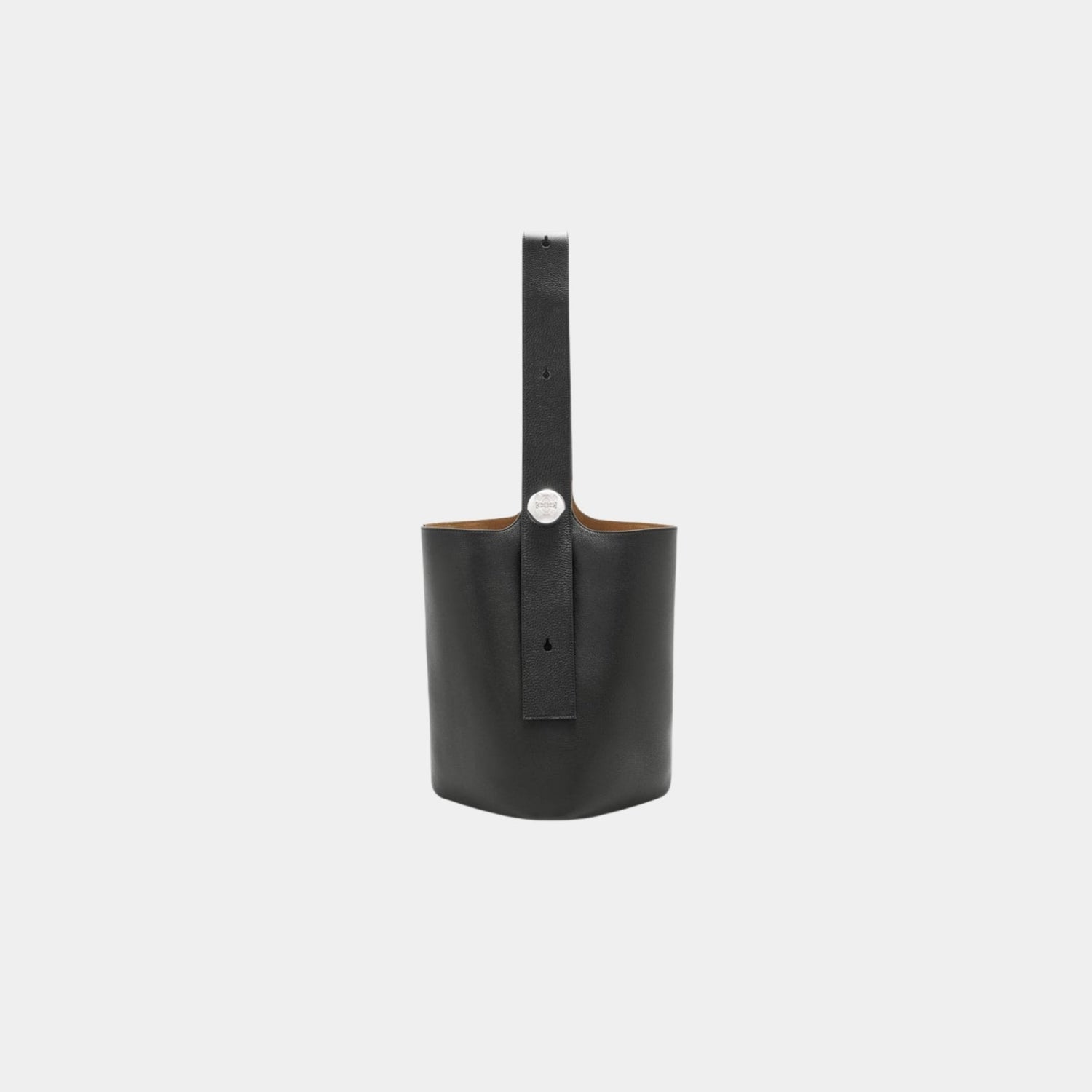 Large Pebble Bucket In Supple Grained Calfskin