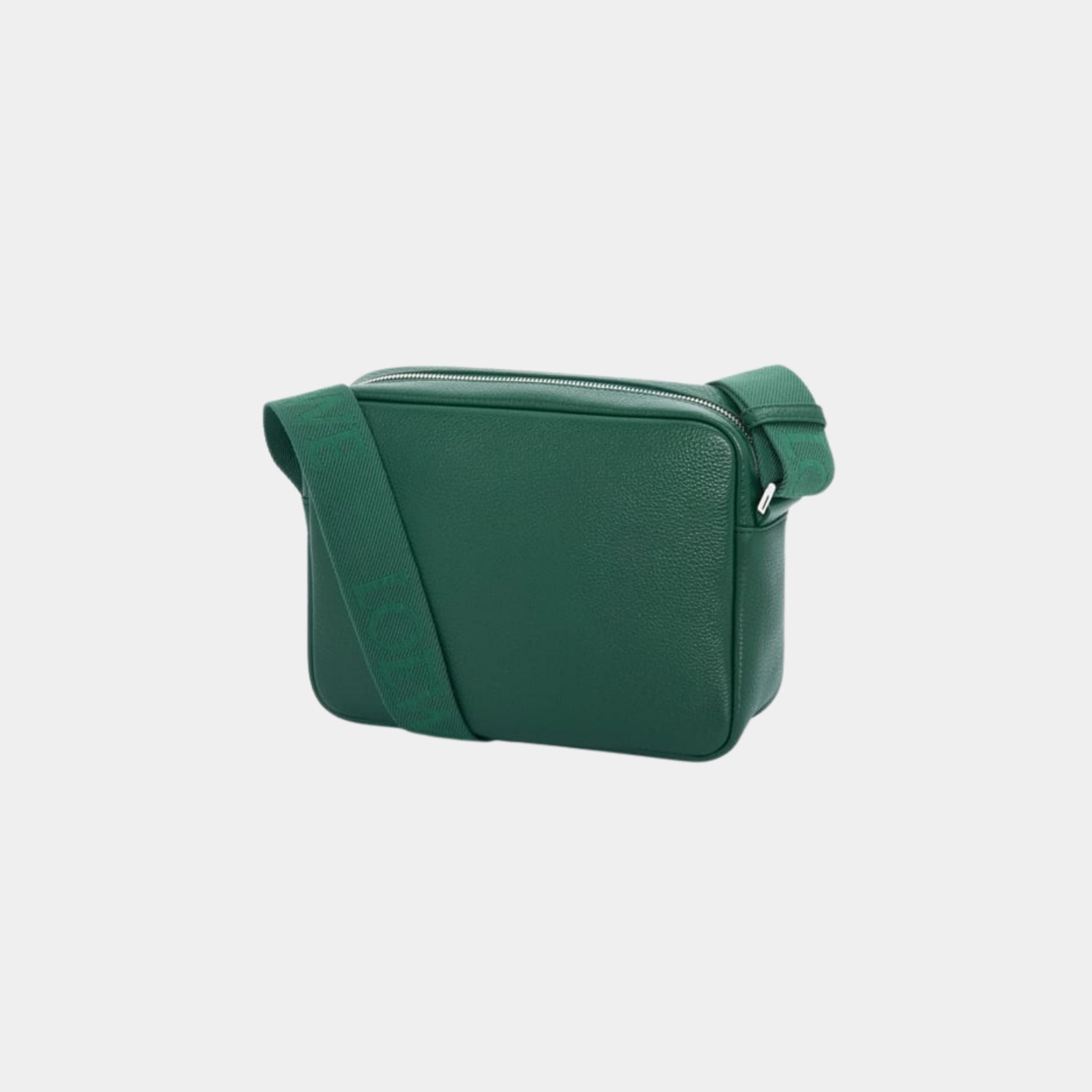 Medium Pebble Messenger Bag In Supple Grained Calfskin