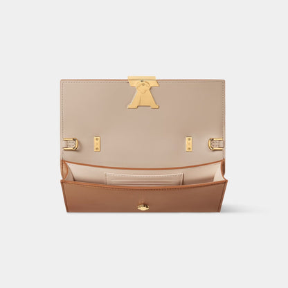 Wallet On Chain Capucines Sprayed Lambskin Leather