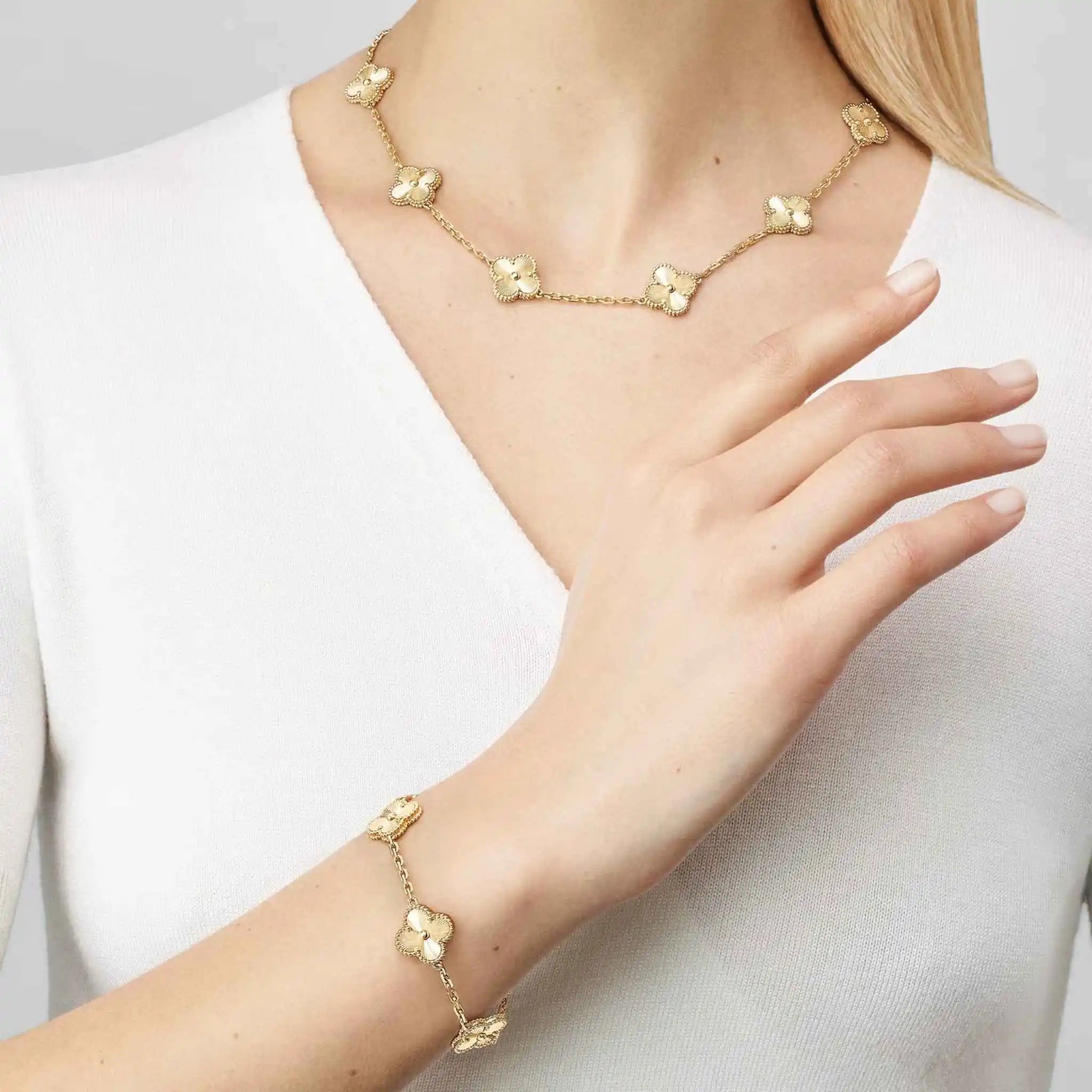 Alhambra Vintage Yellow Gold Motifs Bracelet