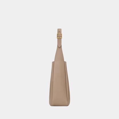 Le 5 A 7 Supple Large In Grained Leather
