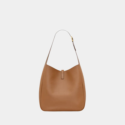 Le 5 A 7 Supple Large In Grained Leather